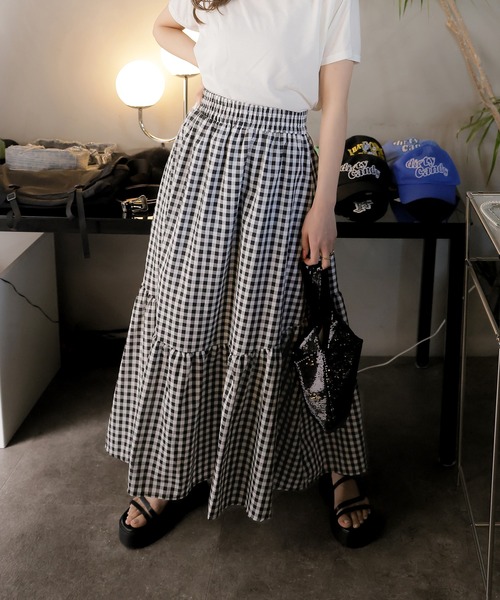Girly Doll（ガーリードール）の「ティアードギャザーフレアスカート（スカート・レディース・チェック/ホワイト/カーキ/グレー/ブラック・M/L）」の5枚目の写真