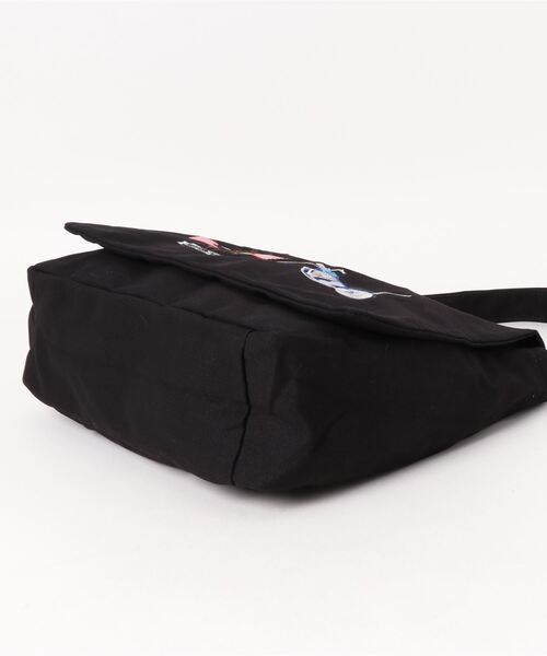 SPINNS（スピンズ）の「ワッペンデザイン コットンフラップショルダーバッグ（ショルダーバッグ・メンズ・ブラック/オフホワイト・ONESIZE）」の11枚目の写真