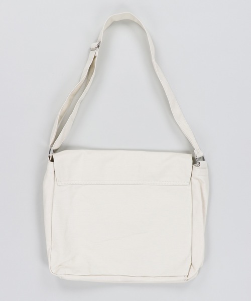 SPINNS（スピンズ）の「ワッペンデザイン コットンフラップショルダーバッグ（ショルダーバッグ・メンズ・ブラック/オフホワイト・ONESIZE）」の14枚目の写真