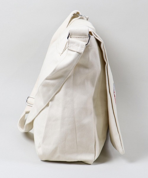 SPINNS（スピンズ）の「ワッペンデザイン コットンフラップショルダーバッグ（ショルダーバッグ・メンズ・ブラック/オフホワイト・ONESIZE）」の16枚目の写真