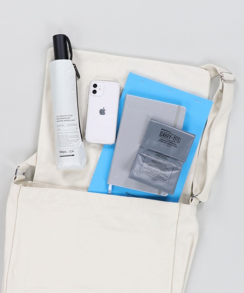 SPINNS（スピンズ）の「ワッペンデザイン コットンフラップショルダーバッグ（ショルダーバッグ・メンズ・ブラック/オフホワイト・ONESIZE）」の15枚目の写真