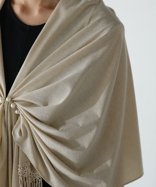 M.deux(エムドゥ)の「パール付きショール(ストール/ショール・レディース・ゴールド・MEDIUM)」の5枚目の写真