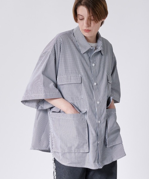 ONCILY(オンシェリー)の「MULTI POCKET STRIPED SHIRT / マルチポケットストライプシャツ(シャツ/ブラウス・メンズ・ライトピンク/ブルー/ブラック・LARGE/MEDIUM)」の2枚目の写真