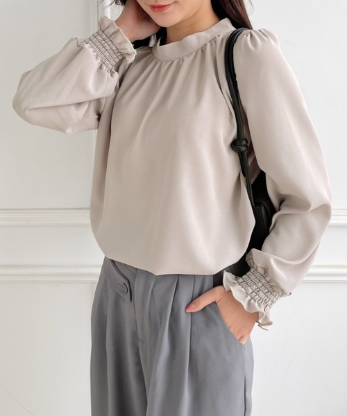 Coo+i(クーイ)の「袖シャーリングブラウス(シャツ/ブラウス・レディース・ブラック/ベージュ/グレー/モカ/ホワイト・FREE)」の12枚目の写真