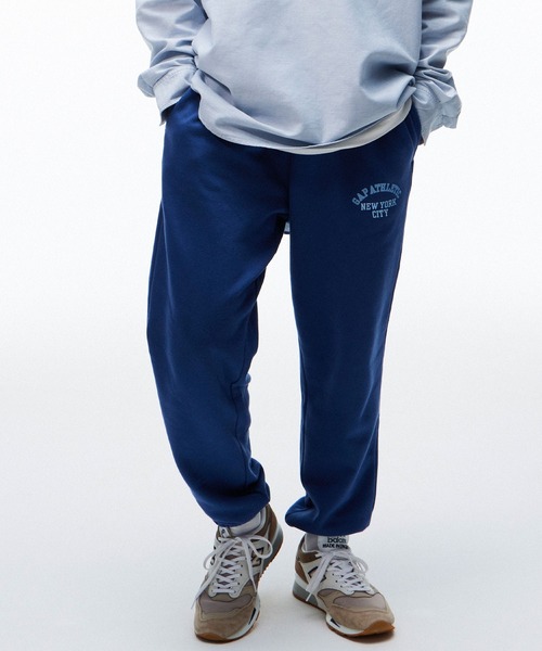 GAP（ギャップ）の「GAP "ATHLETIC" アーチロゴ ジョガーパンツ(ユニセックス)（スウェットパンツ・メンズ・ブラック/ワイン/ブルー/ホワイト系その他/ライトグレー・XS/S/M/L/XL）」の5枚目の写真