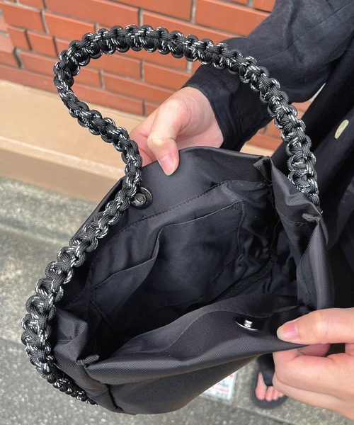 OUTDOOR PRODUCTS(アウトドアプロダクツ)の「【 OUTDOOR PRODUCTS / アウトドアプロダクツ 】 ハーフムーン バッグ 23SS12 halfM BAG BKI(ハンドバッグ・レディース・ブラック/オレンジ・FREE)」の12枚目の写真