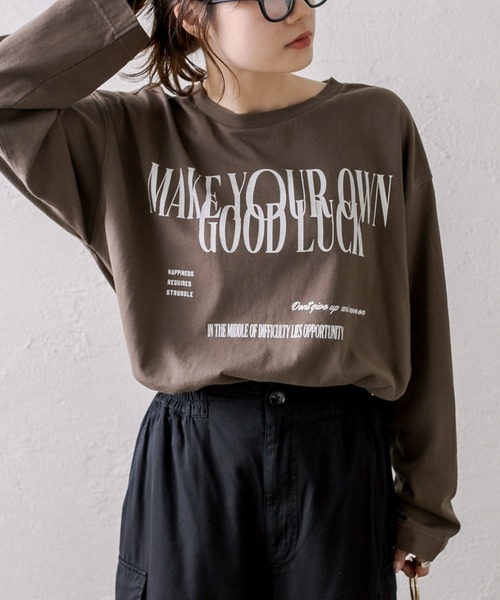 PUAL CE CIN(ピュアルセシン)の「大人スマート ロゴプリント ロンT(Tシャツ/カットソー・レディース・オフホワイト/ブラウン/チャコールグレー・FREE)」の2枚目の写真