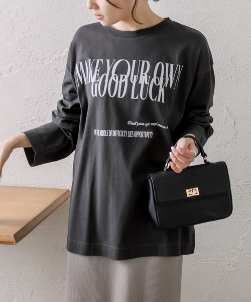 PUAL CE CIN(ピュアルセシン)の「大人スマート ロゴプリント ロンT(Tシャツ/カットソー・レディース・オフホワイト/ブラウン/チャコールグレー・FREE)」の1枚目の写真