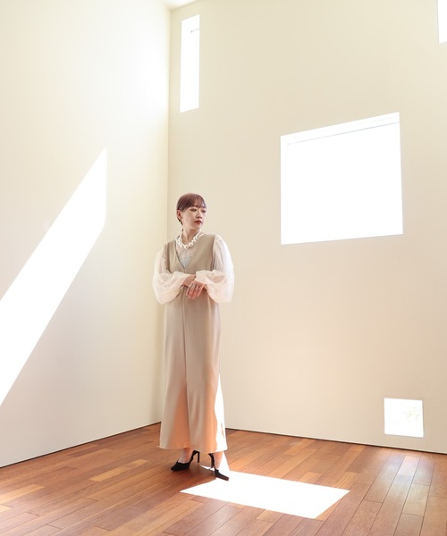 ULEULA（ウルア）の「２WAYジャンパースカート/Vネックワンピース（ジャンパースカート・レディース・ブラック/グレイッシュベージュ/アイボリー/グレー・FREE）」の22枚目の写真