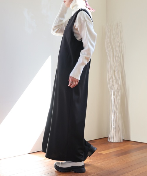 ULEULA（ウルア）の「２WAYジャンパースカート/Vネックワンピース（ジャンパースカート・レディース・ブラック/グレイッシュベージュ/アイボリー/グレー・FREE）」の5枚目の写真