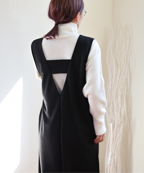 ULEULA（ウルア）の「２WAYジャンパースカート/Vネックワンピース（ジャンパースカート・レディース・ブラック/グレイッシュベージュ/アイボリー/グレー・FREE）」の9枚目の写真