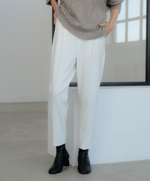 Elura(エルーラ)の「スリムウォームテーパードパンツ(その他パンツ・レディース・ブラック/オフホワイト/ネイビー/ピンク系その他7/ブラック系その他・LARGE/MEDIUM/X-LARGE/SMALL)」の2枚目の写真