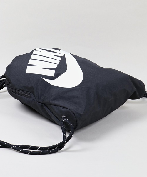 NIKE（ナイキ）の「【NIKE / ナイキ】ヘリテージ ナップサック（バックパック/リュック・メンズ・ブラック・ONESIZE）」の11枚目の写真
