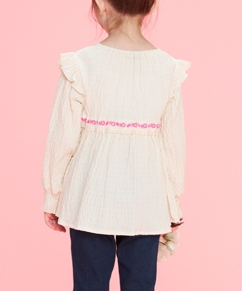 Caldia(カルディア)の「お花刺繍チュニックブラウス(Tシャツ/カットソー・キッズ・ピンク/ホワイト・120/110/140/130/100)」の7枚目の写真