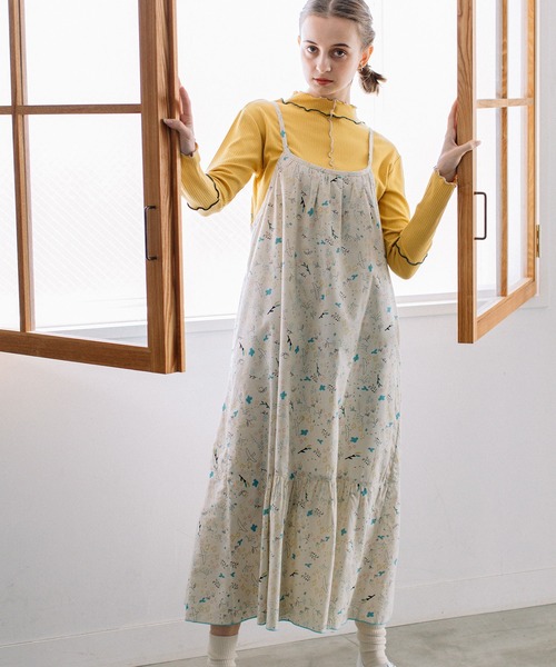 POU DOU DOU（プードゥドゥ）の「ボタニカル線画キャミソールワンピース（ワンピース・レディース・ベージュ/ブルー・3）」の21枚目の写真