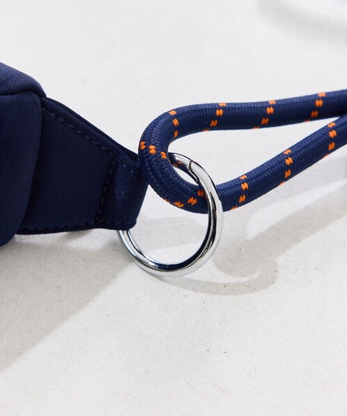 FREAK'S STORE（フリークスストア）の「限定展開　OUTDOOR PRODUCTS/アウトドアプロダクツ　別注 ダンボール ハーフムーン ショルダーバッグ（ショルダーバッグ・レディース・ネイビー/グレー/ブラック・ONE SIZE）」の5枚目の写真