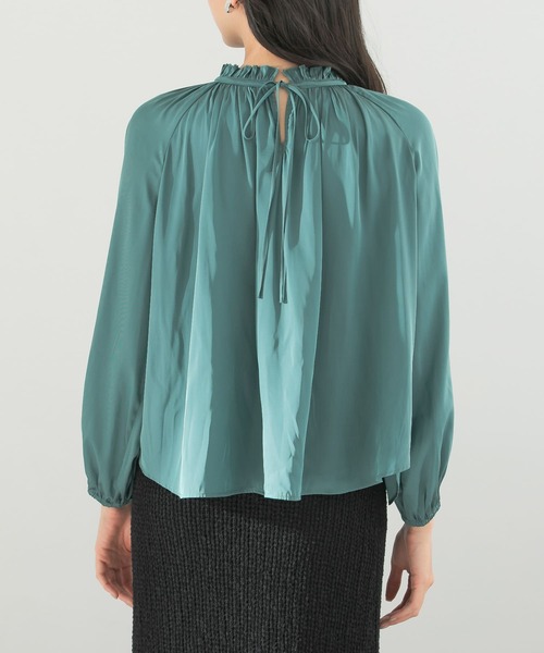 URBAN RESEARCH ROSSO WOMEN（アーバンリサーチ　ロッソ）の「2WAYネックフリルブラウス（シャツ/ブラウス・レディース・アイボリー/チャコールグレー/グリーン・FREE）」の4枚目の写真