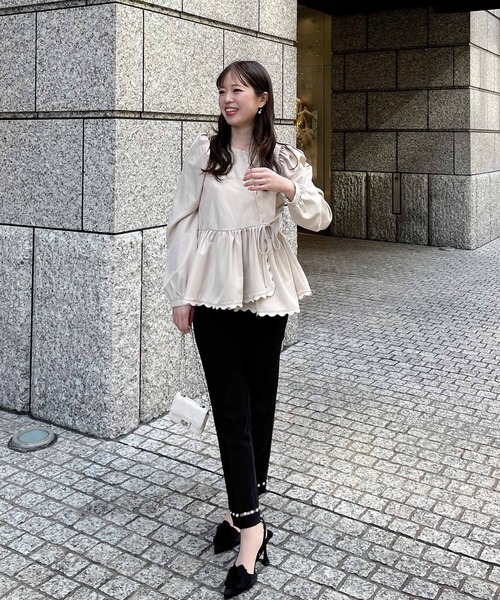 ☆新品タグ☆fitmore はしごパール装飾 テーパードパンツ Mサイズ Fit more スラックス パンツ 「ZOZO限定商品」はしご裾パール
