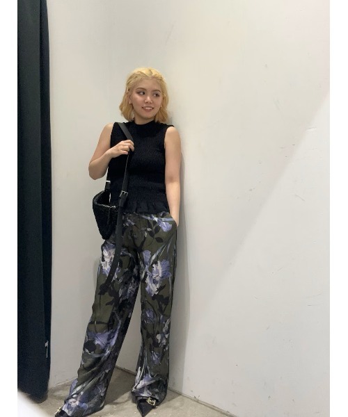 ALLSAINTS（オールセインツ）の「SELINA SLINGBACK LEATHER KITTEN HEELS | SELINA スリングバック レザー キトゥン ヒール（サンダル・レディース・ブラック・UK5/UK6/UK4/UK3）」の11枚目の写真