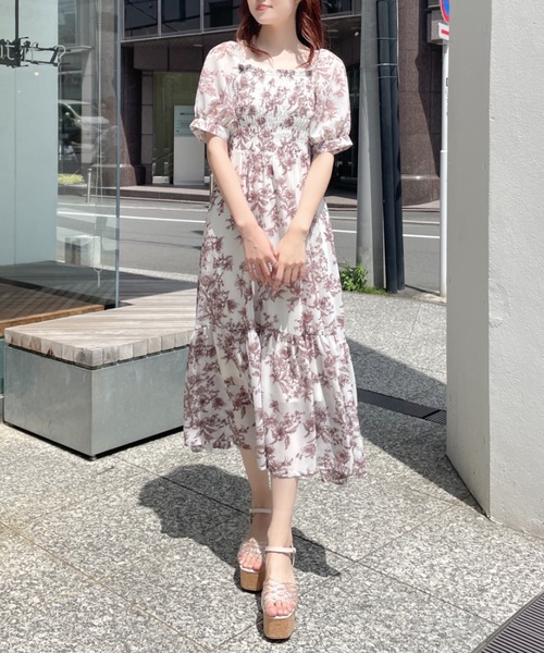 関税・送料込み【Tory Burch】サテン 花柄ロングワンピース セール】花柄シャーリングロングワンピース（ワンピース）｜one