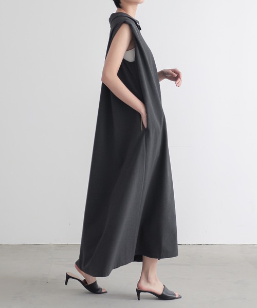 for/c(フォーシー)の「撥水スキッパーワンピース【サスティナブル】(ワンピース・レディース・グレー/チャコールグレー・M/L/LL)」の5枚目の写真