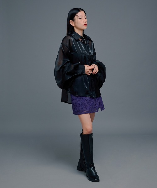 Ellno de Mavie(エルノデメヴィ)の「ボリュームタックグロッシーシアーシャツ(シャツ/ブラウス・レディース・ブラック/ライトグレー・FREE)」の12枚目の写真
