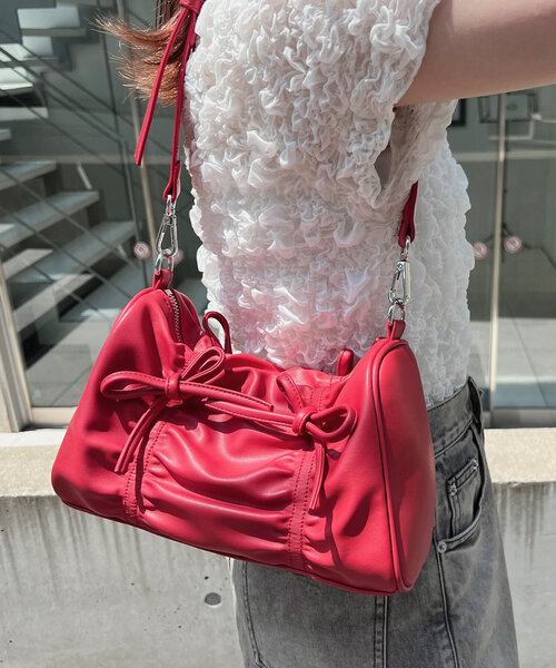 loti（ロティ）の「loti リボンギャザースクエアBAG（ショルダーバッグ・レディース・ブラック/シルバー/レッド・ONE SIZE）」の3枚目の写真