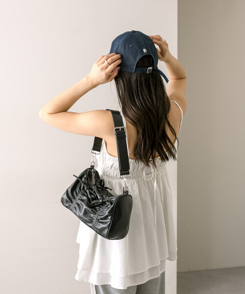 loti（ロティ）の「loti リボンギャザースクエアBAG（ショルダーバッグ・レディース・ブラック/シルバー/レッド・ONE SIZE）」の7枚目の写真