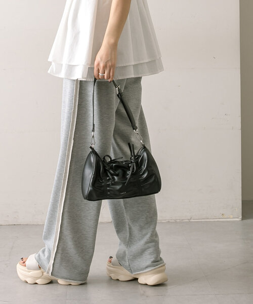 loti（ロティ）の「loti リボンギャザースクエアBAG（ショルダーバッグ・レディース・ブラック/シルバー/レッド・ONE SIZE）」の8枚目の写真