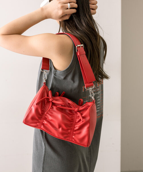 loti（ロティ）の「loti リボンギャザースクエアBAG（ショルダーバッグ・レディース・ブラック/シルバー/レッド・ONE SIZE）」の14枚目の写真