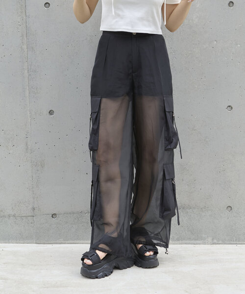 RAY CASSIN ブラック シアーカーゴパンツ RAY CASSIN（レイカズン）の「シアーカーゴパンツ（カーゴパンツ