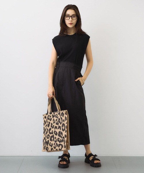 saloon（サルーン）の「SALOON(サルーン)/ドッキングタイトワンピース【洗濯機洗い可】（ワンピース・レディース・ブラック/ダークブルー/ベージュ・FREE）」の11枚目の写真