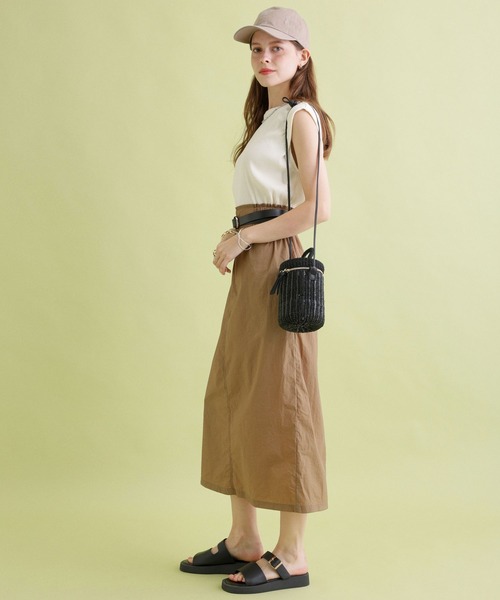 saloon（サルーン）の「SALOON(サルーン)/ドッキングタイトワンピース【洗濯機洗い可】（ワンピース・レディース・ブラック/ダークブルー/ベージュ・FREE）」の19枚目の写真