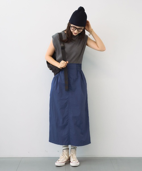 saloon（サルーン）の「SALOON(サルーン)/ドッキングタイトワンピース【洗濯機洗い可】（ワンピース・レディース・ブラック/ダークブルー/ベージュ・FREE）」の5枚目の写真