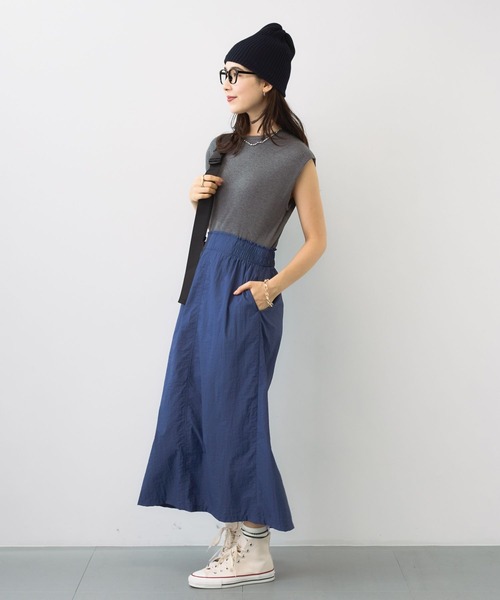 saloon（サルーン）の「SALOON(サルーン)/ドッキングタイトワンピース【洗濯機洗い可】（ワンピース・レディース・ブラック/ダークブルー/ベージュ・FREE）」の6枚目の写真