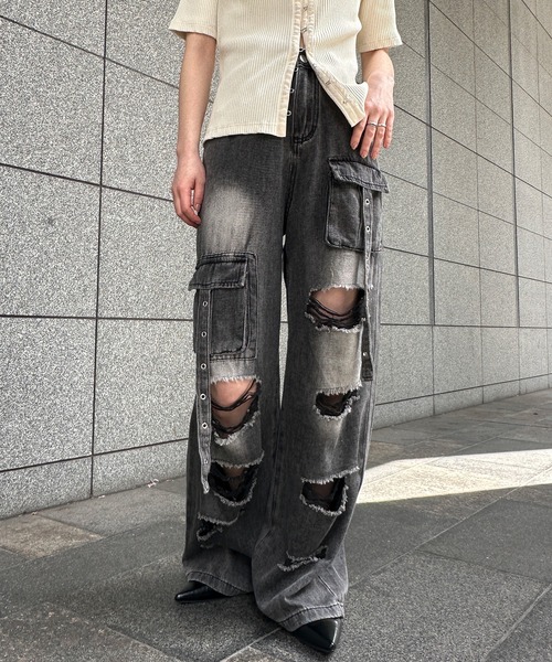 solleim(ソルレム)の「ダメージカーゴデニム(デニムパンツ・レディース・オフホワイト/ブルー/ブラック・S/M)」の1枚目の写真