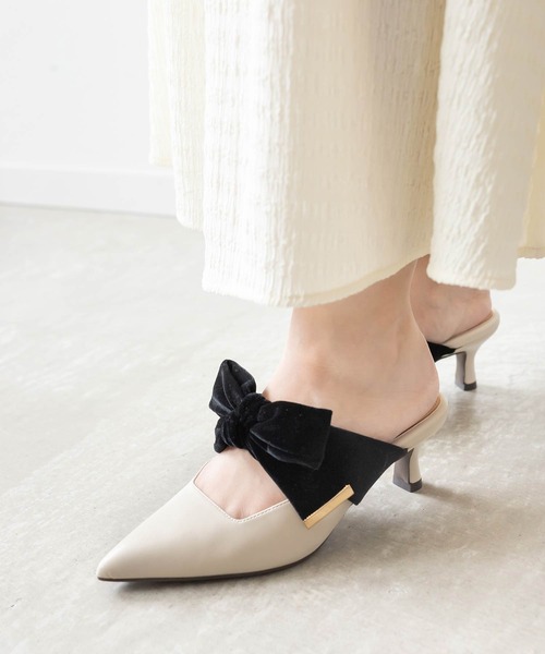 RANDA（ランダ）の「ベロアリボンミュールパンプス（パンプス・レディース・アイボリー/グレー系その他4/ブラック・LL/S/L/M）」の2枚目の写真