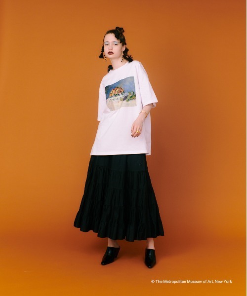 manana suerte(マニャーナスエルテ)の「THE METコラボ オーバーサイズTシャツ(Tシャツ/カットソー・レディース・ブラック/ホワイト・FREE)」の16枚目の写真