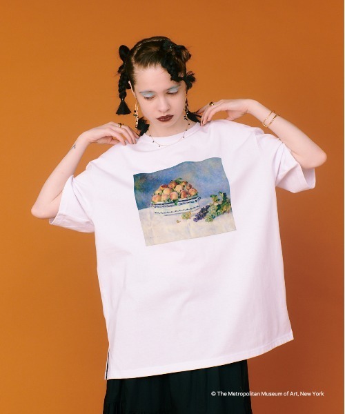 manana suerte(マニャーナスエルテ)の「THE METコラボ オーバーサイズTシャツ(Tシャツ/カットソー・レディース・ブラック/ホワイト・FREE)」の6枚目の写真