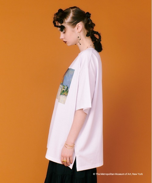 manana suerte(マニャーナスエルテ)の「THE METコラボ オーバーサイズTシャツ(Tシャツ/カットソー・レディース・ブラック/ホワイト・FREE)」の9枚目の写真