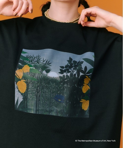 manana suerte(マニャーナスエルテ)の「THE METコラボ オーバーサイズTシャツ(Tシャツ/カットソー・レディース・ブラック/ホワイト・FREE)」の21枚目の写真