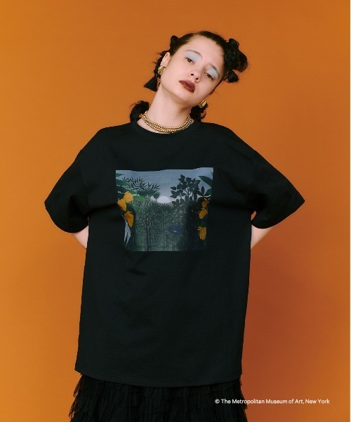 manana suerte(マニャーナスエルテ)の「THE METコラボ オーバーサイズTシャツ(Tシャツ/カットソー・レディース・ブラック/ホワイト・FREE)」の17枚目の写真