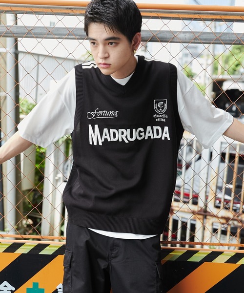 WEGO（ウィゴー）の「WEGO/アンサンブルゲームロゴニットベスト（アンサンブル・メンズ・ネイビー/ブラック・MEDIUM/LARGE）」の2枚目の写真