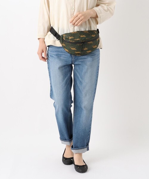 one'sterrace(ワンズテラス)の「kiu ウォータープルーフボディバッグ S(ボディバッグ/ウエストポーチ・レディース・ブラック系8/グリーン系その他6・99)」の3枚目の写真