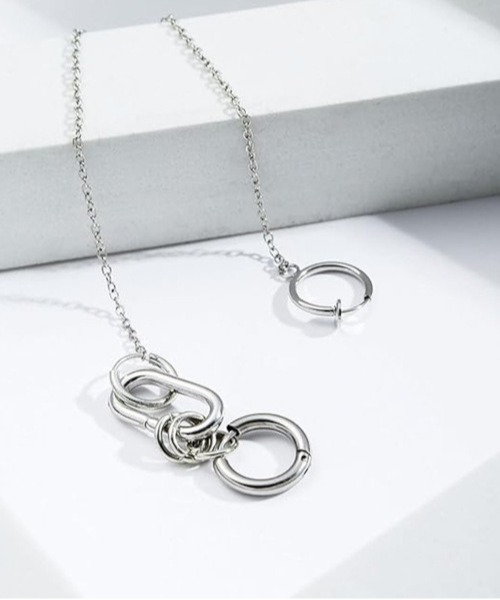 B.I.D.(ビーアイディー)の「《フェイクリップチェーンピアス イヤーカフ/ユニセックス(MA)(ピアス(片耳用)・レディース・シルバー・FREE)」の4枚目の写真