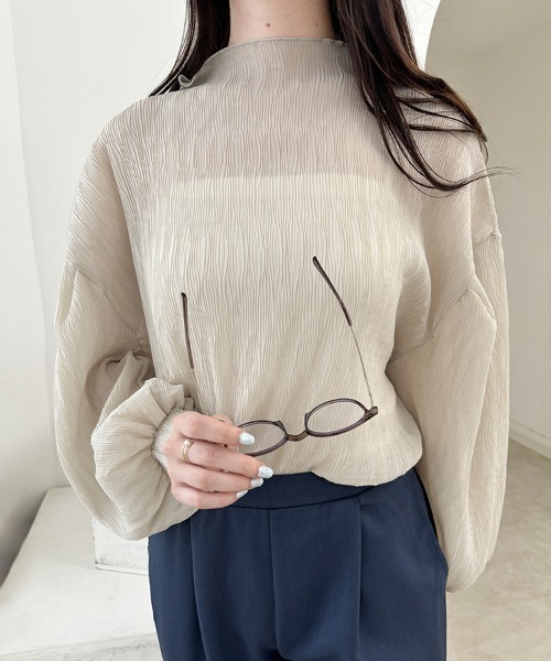 Doux Belle(ドゥーベル)の「バルーンスリーブシアートップス(Tシャツ/カットソー・レディース・ブラック/オリーブ/アイボリー・MEDIUM)」の2枚目の写真