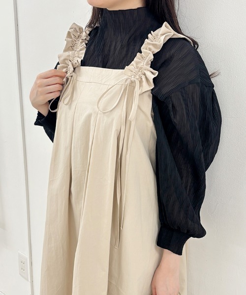 Doux Belle(ドゥーベル)の「バルーンスリーブシアートップス(Tシャツ/カットソー・レディース・ブラック/オリーブ/アイボリー・MEDIUM)」の1枚目の写真
