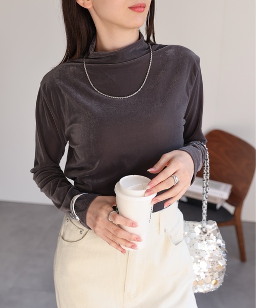 sakishimatokyo(サキシマトーキョー)の「ハイネックベロアトップス/長袖TOPS(Tシャツ/カットソー・レディース・オフホワイト/ブラック/チャコール/ブラウン/ボルドー・FREE)」の9枚目の写真
