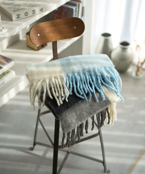 earth music&ecology（アースミュージックアンドエコロジー）の「ボリュームチェックマフラー（マフラー・レディース・ライトブルー/ブラック/ピンク・FREE）」の7枚目の写真