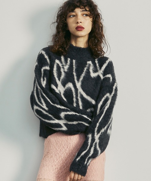uyu.(ウユ)の「Art pattern high neck knit / アート模様 ハイネックニット【uyu./ウユ】(ニット/セーター・レディース・チャコールグレー/アイボリー・FREE)」の1枚目の写真